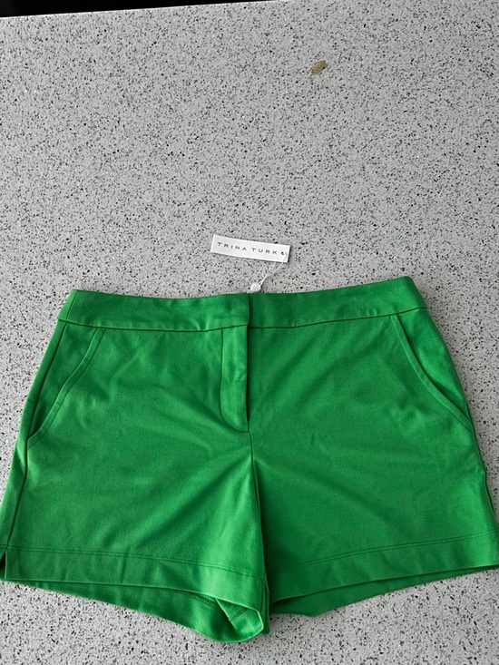 Trina Turk Pants - NWT Trina Turk Green Women's Tailored Shorts SZ 10